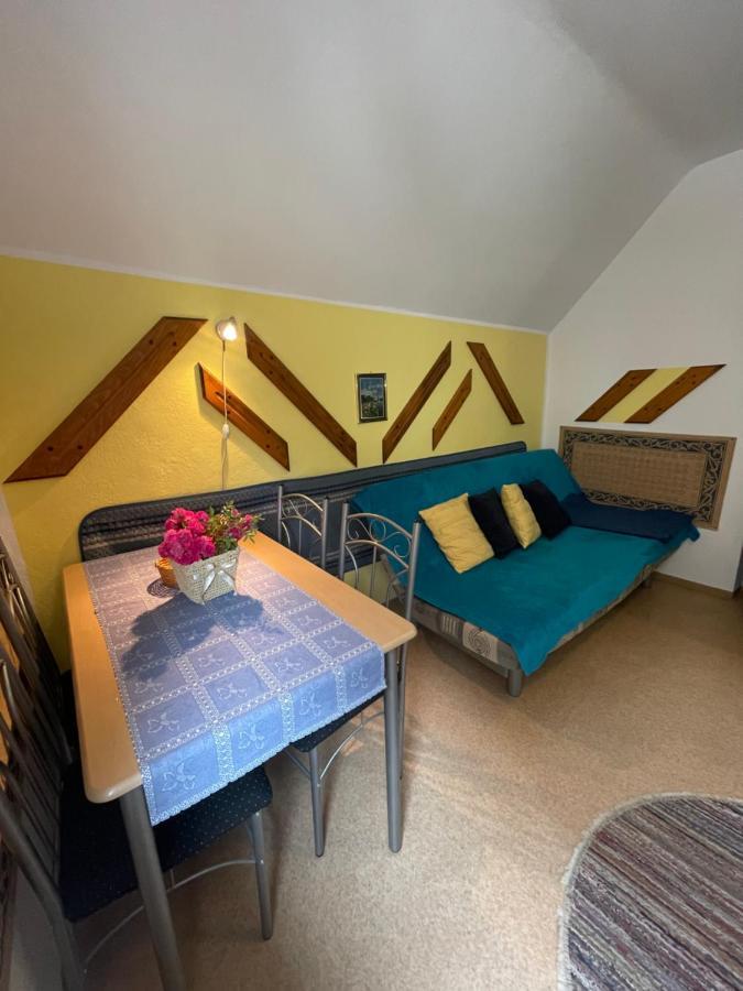 בוהין Apartments And Rooms Razen מראה חיצוני תמונה