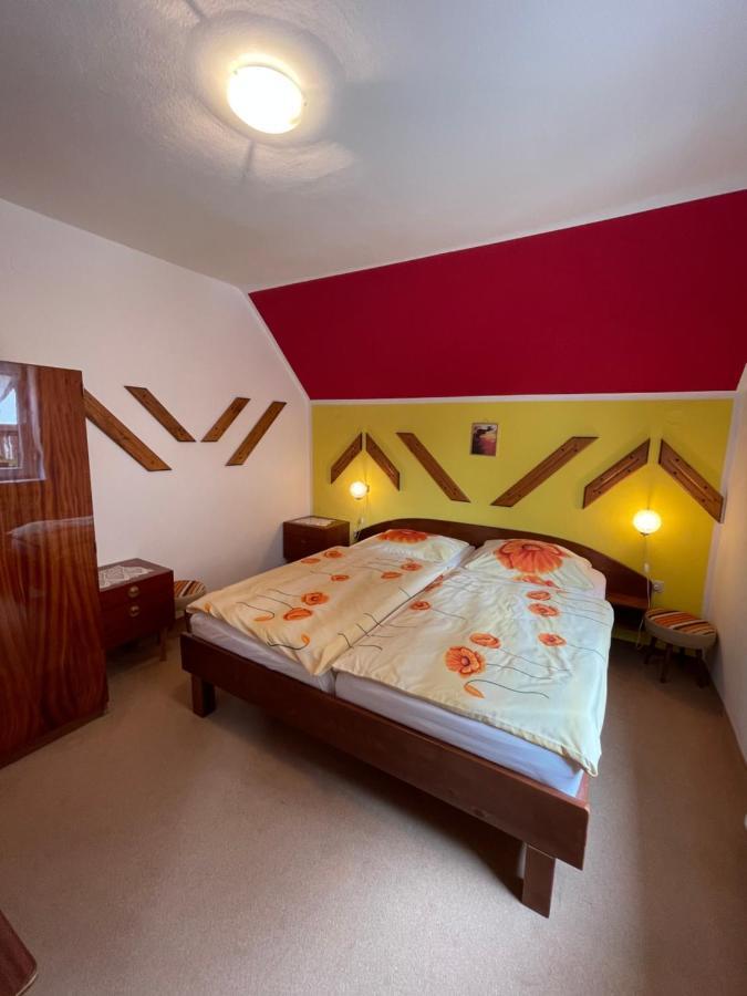 בוהין Apartments And Rooms Razen מראה חיצוני תמונה
