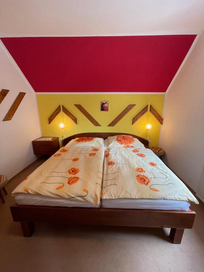 בוהין Apartments And Rooms Razen מראה חיצוני תמונה