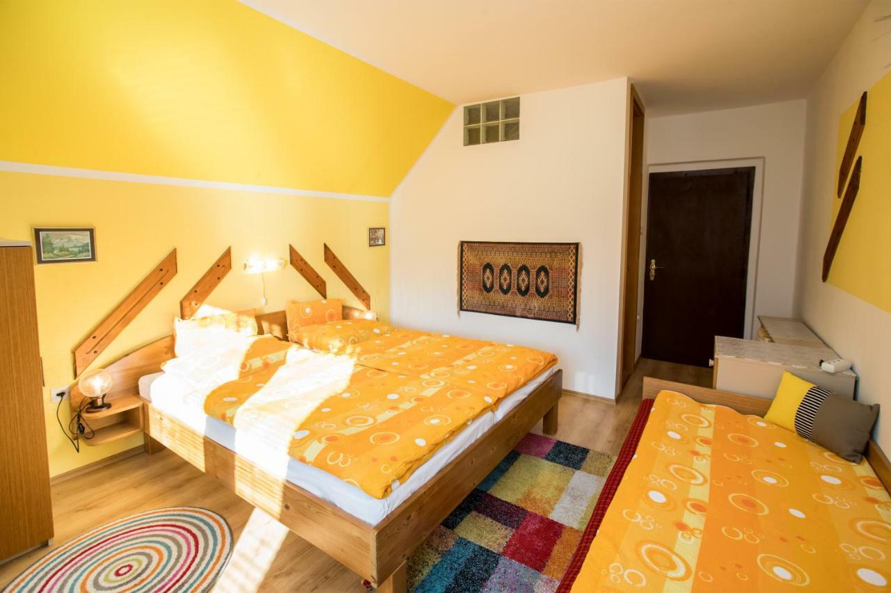 בוהין Apartments And Rooms Razen מראה חיצוני תמונה