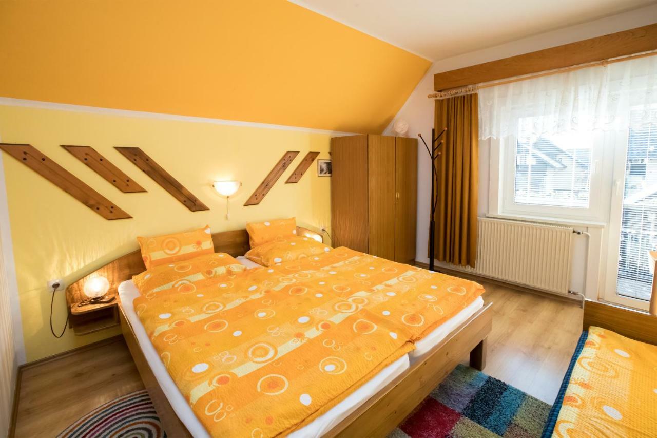 בוהין Apartments And Rooms Razen מראה חיצוני תמונה