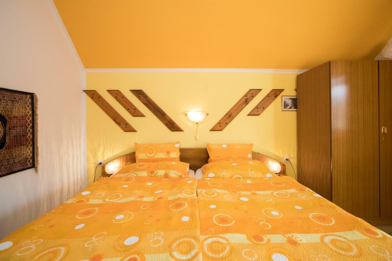 בוהין Apartments And Rooms Razen מראה חיצוני תמונה